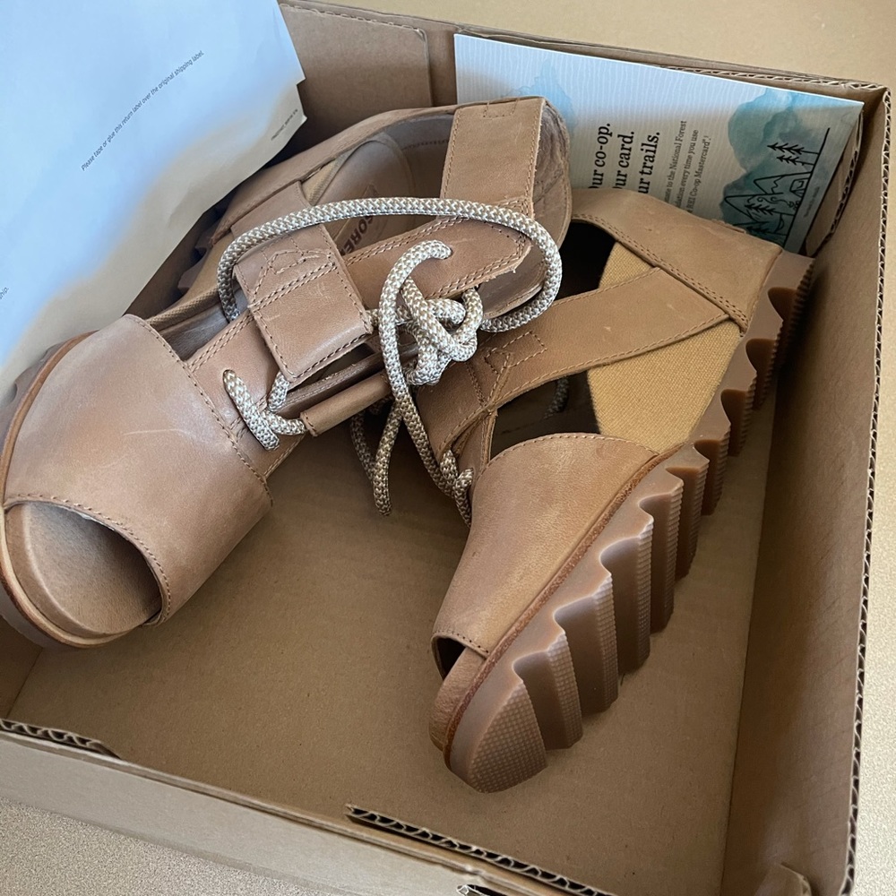 Sorel Joanie Lace Fawn size 9
